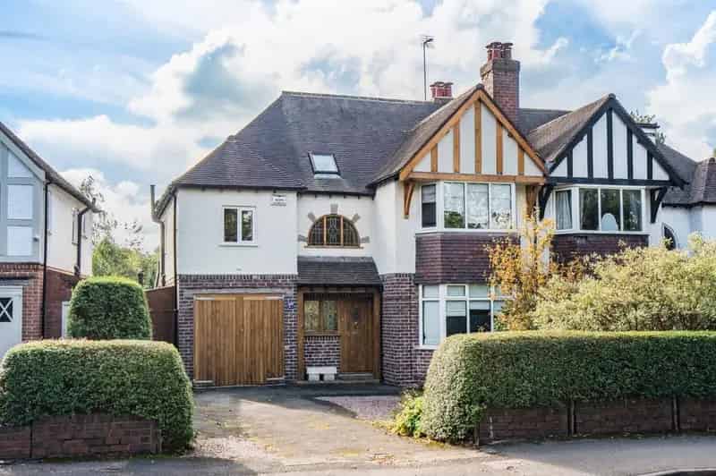 5 Bedroom Semi Detached House For Sale