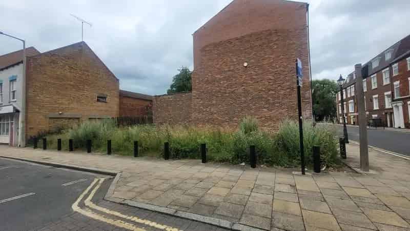3 New Dwellings 2 and 4 Storey Homes Planning Approved