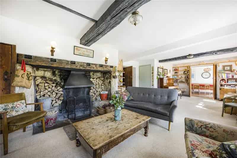 7 Bedroom Detached House for Sale