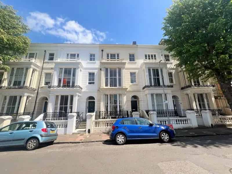 2 Bedroom Ground Floor Flat for Sale