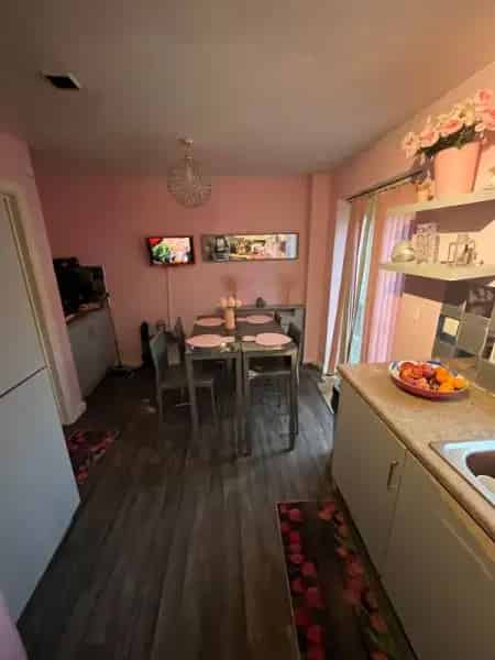 2 Bed House Potential 3 Beds Garden