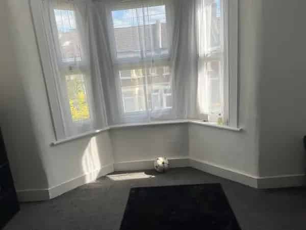 One Bedroom Flat Near East Ham Station