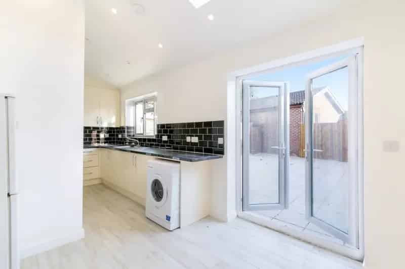 House of Multiple Occupation
 To Rent