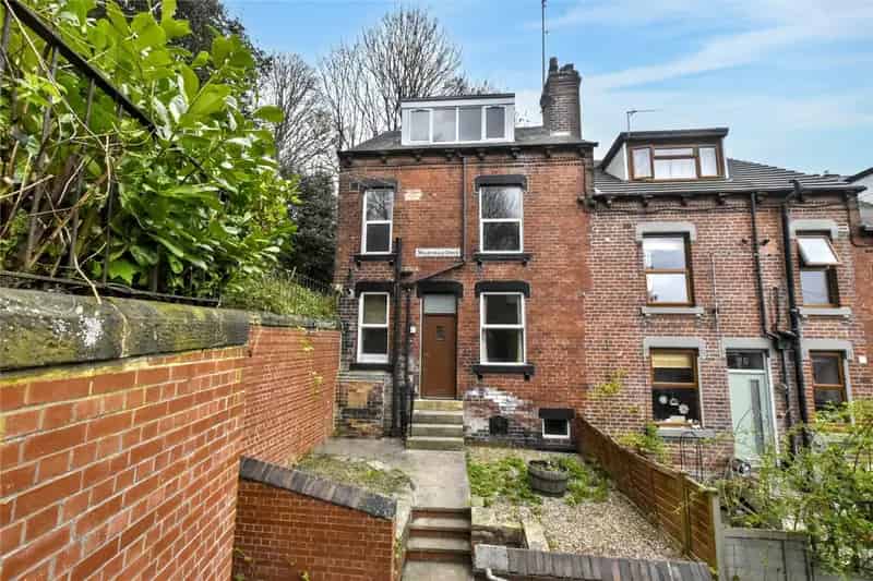 Two Bedroom Terraced House Near Leeds Centre