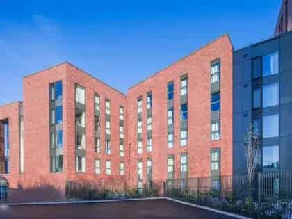 117m² 1 Room Flat Birmingham Spacious En Suite Apartment Shared Kitchen
