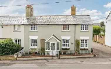 Charming End Terrace Cottage near Beach and Countryside