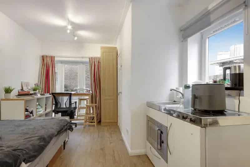 3 Bed Townhouse Thames Path River Views Canary Wharf