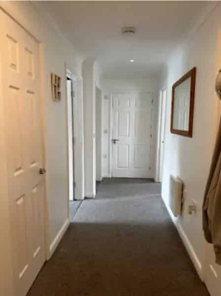 Large Two Bedroom Flat Wheelchair Accessible Near Parks and Schools