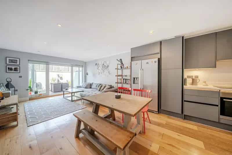 Three Bedroom Maisonette with Private Garden