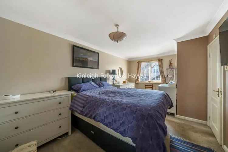 Spacious 4-Bedroom Semi-Detached House with Gardens