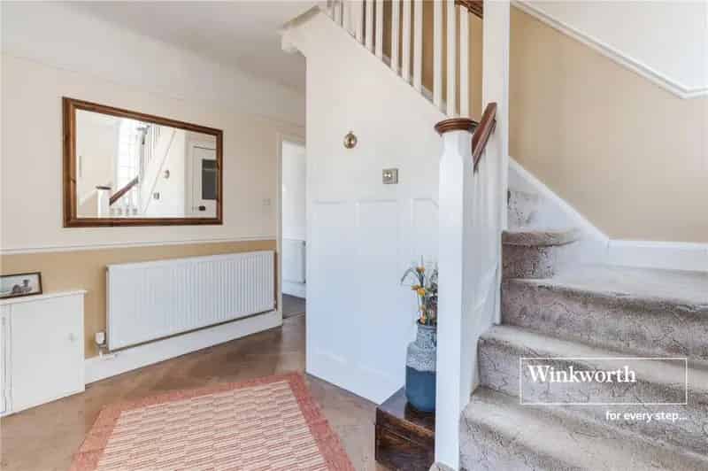 4 Bedroom Detached House For Sale Near Southbourne Beach