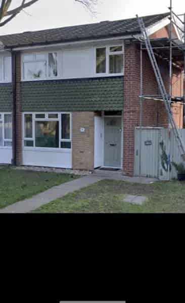 3 Bedroom End Terrace House For Sale