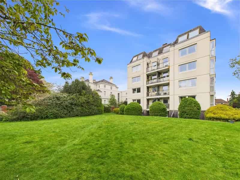 2 Bedroom Apartment for Sale