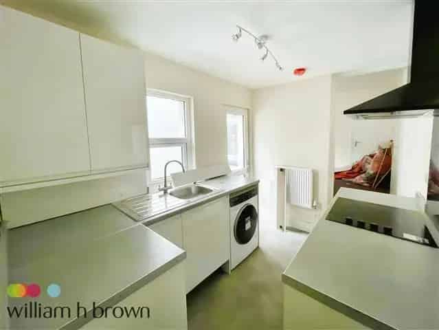 2 Bed Terraced House To Let - Zero Deposit Option Available