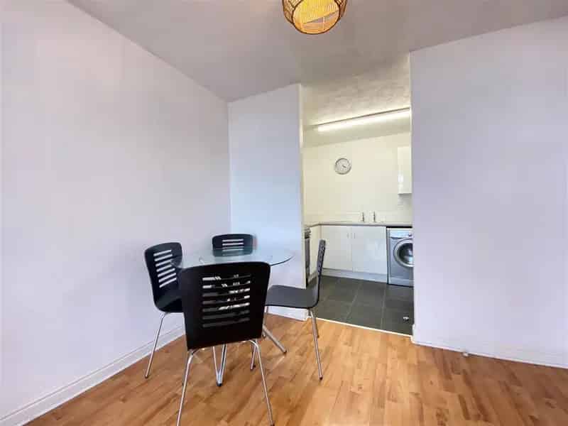 1 Bedroom Apartment House to Rent - Victoria Mill