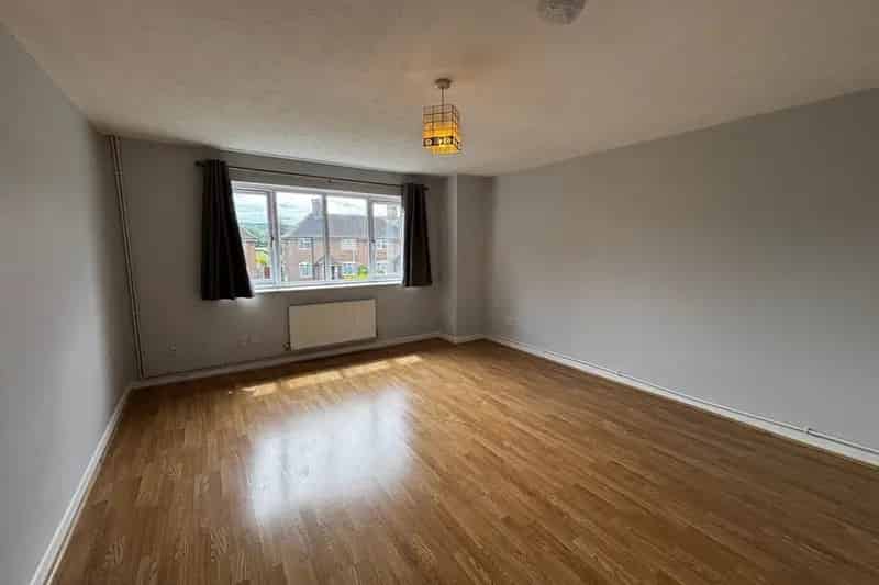 First Floor Maisonette Near Amenities with Parking and Zero Deposit Guarantee