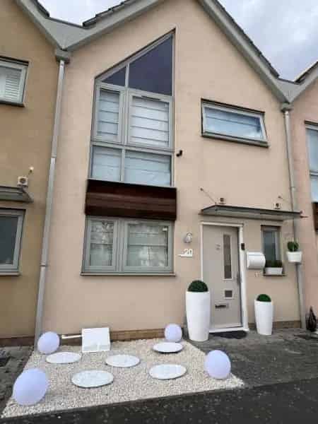2 Bedroom House Near Lakeside Bluewater London