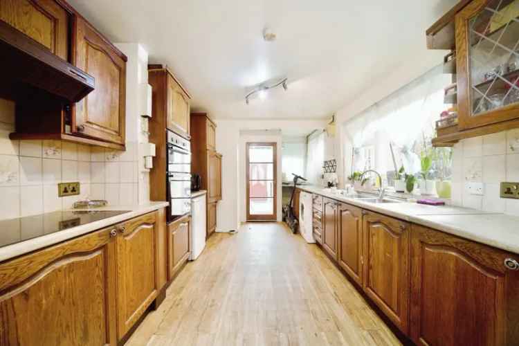 Mid-Terraced House with Two Receptions, Three Bedrooms and Garden