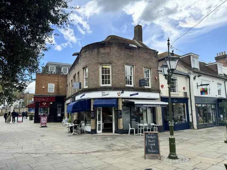 Horsham Retail Investment Opportunity  High Yield
