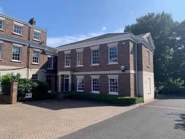 High Quality Office Building near York Rail Station