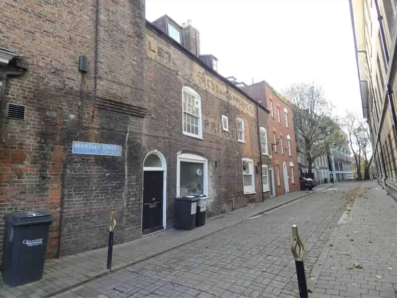 2 Bedroom Flat to Rent City Centre Near Cathedral
