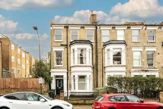 Four Bedroom House for Sale in Hammersmith W6