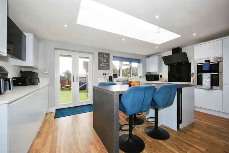 4 Bedroom Family Home Spacious Open Plan Living Large Plot Garage