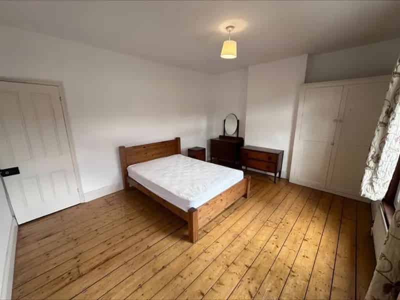 3 Bedroom Period Home Bournville Part Furnished