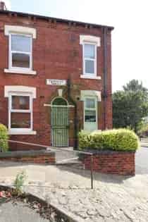 2 Bed Terraced House Newly Refurbished Available July 1st 2025