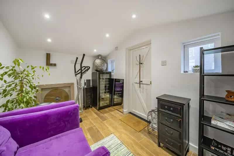 5 Bedroom Family Home 2354 sq ft