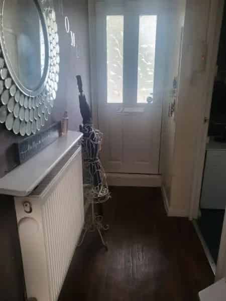 2 Bedroom Maisonette Near Transport