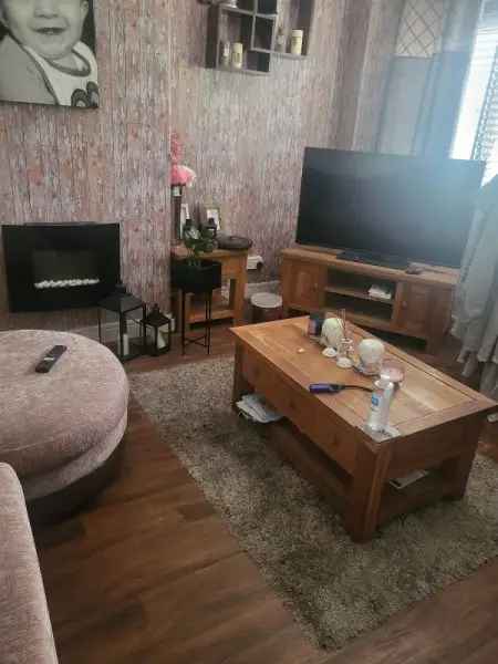 Flat For Rent in Plymouth, England