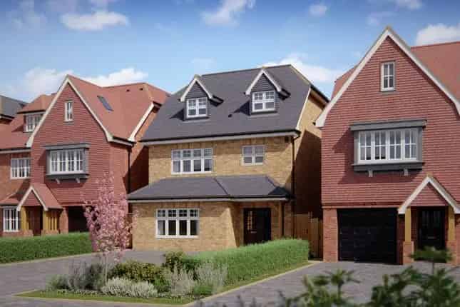 Detached House for Sale in Upminster RM14