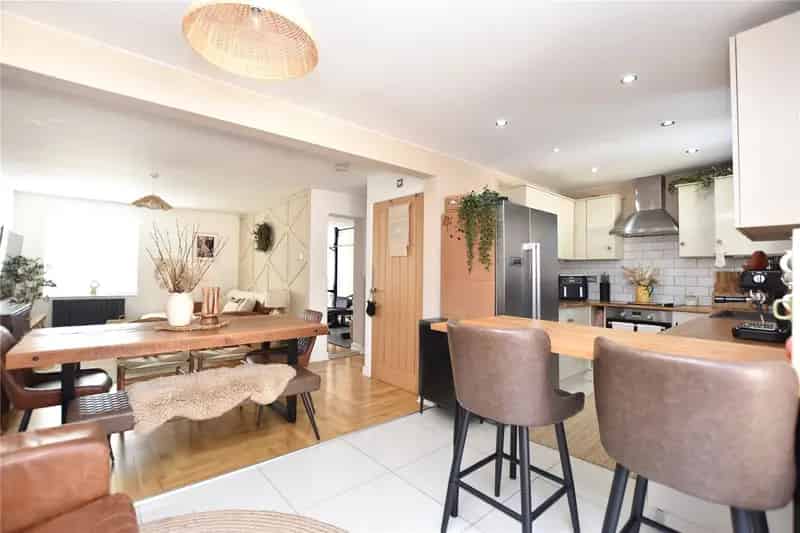 Modern Detached House with 3 Bedrooms and En-Suite