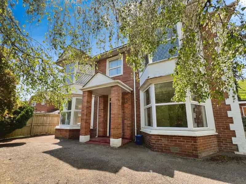 2 bedroom apartment to rent