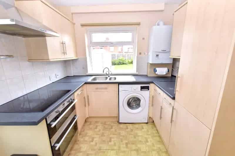 Family Home Semi Detached 3 Bed House Garage Garden