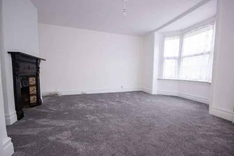 3 Bed Maisonette For Sale East Cowes