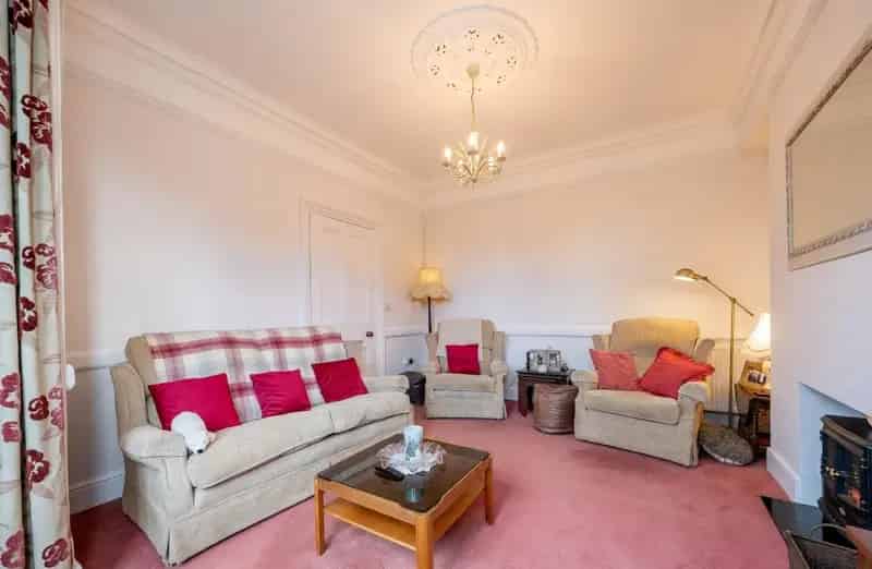 5 Bedroom Detached House with Commercial Premises Heacham