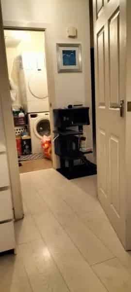 Modern Two Bed Flat with Balcony and Lift Access
