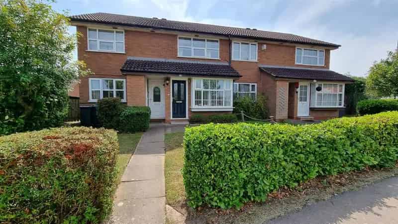 2 Bedroom Maisonette For Sale
