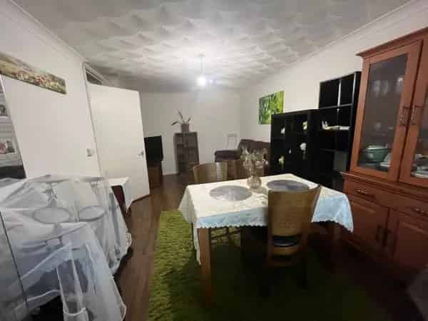 Homely Home near London with Spacious Living and Balconies