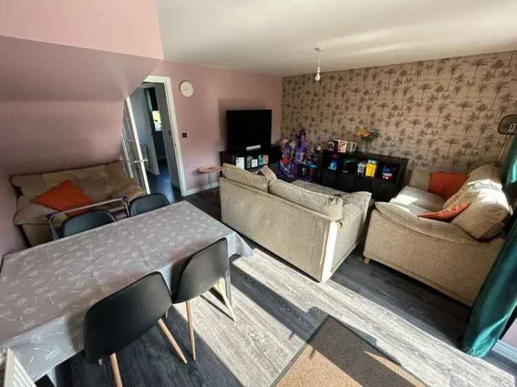 3 Bedroom Semi Detached House for Sale Nuneaton Warwickshire