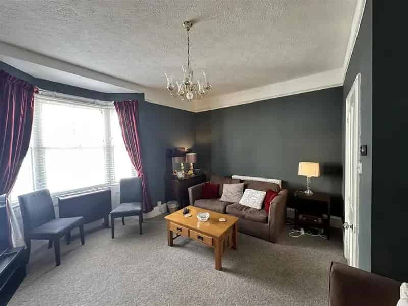 2 Bedroom Flat to Rent in Brighton near Beach
