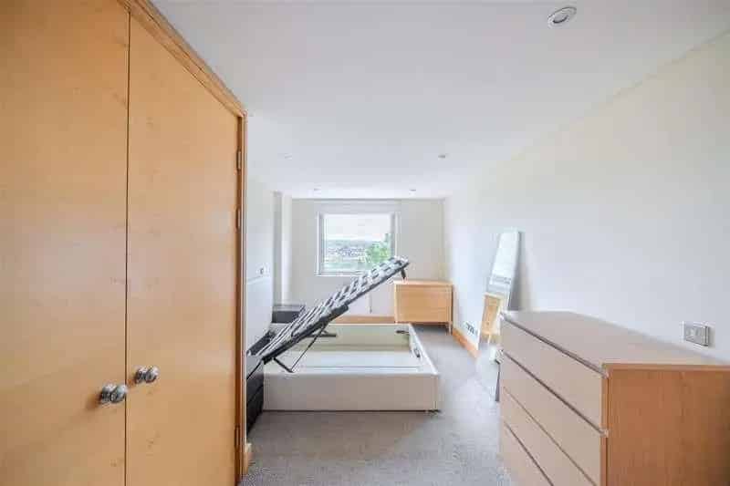 2 Bed Luxury Apartment Stunning City Views Parking Bristol