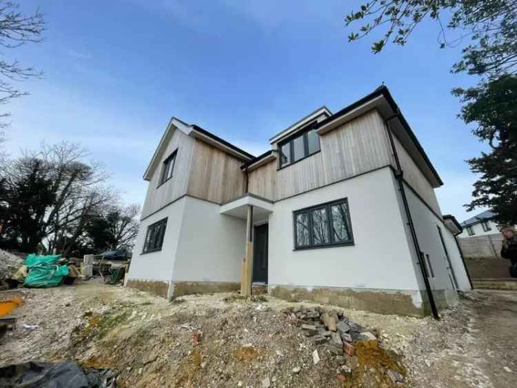 5 Bedroom Detached House For Rent