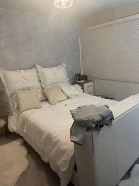 2-Bed Flat Near Beach Schools Shops Harwich