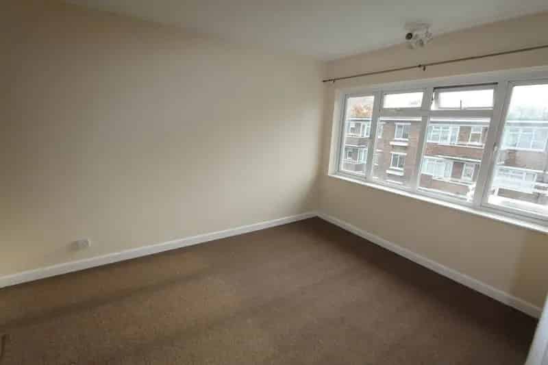 1 Bedroom Flat to Rent in Shirley - Refurbished