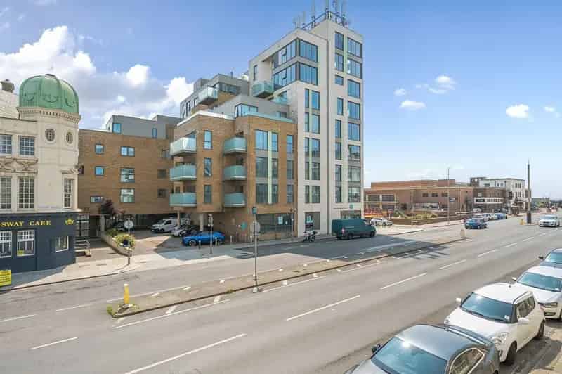 3 Bedroom Penthouse Duplex Hove Sea Views Parking