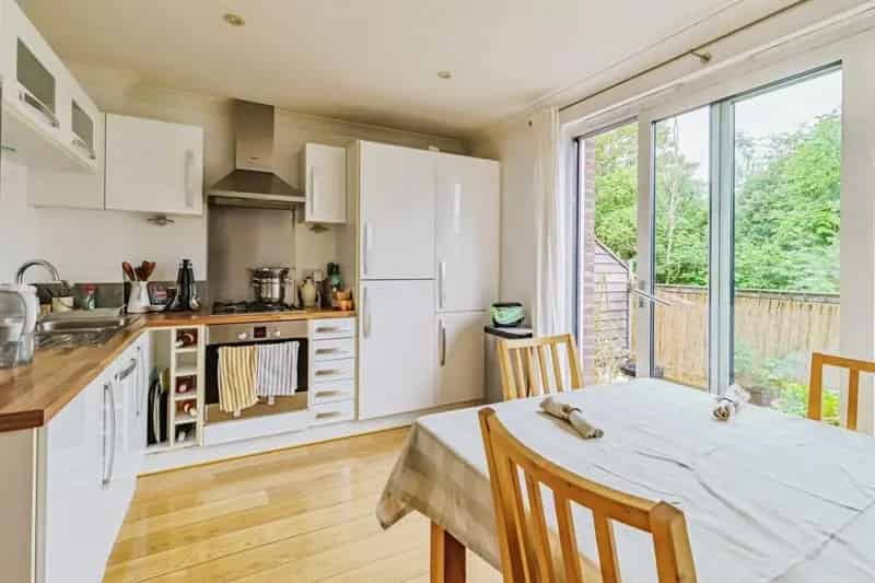 Stunning 3 4 Bedroom Family Home with Garden Room and Balcony