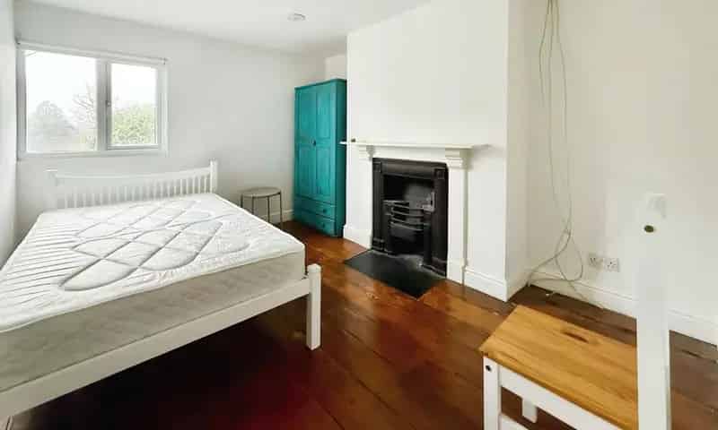 3 Bedroom Maisonette for Sale
